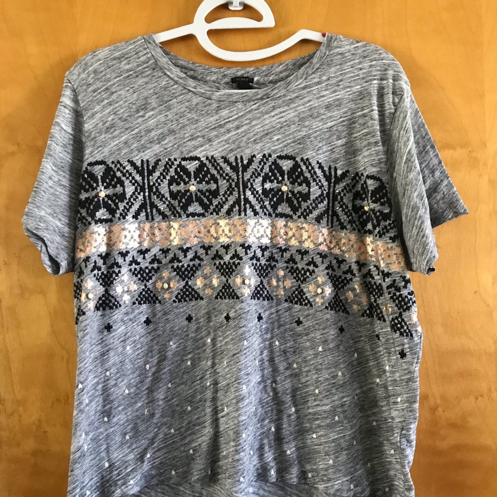 Gray Patterned Tee with Metallic Band
